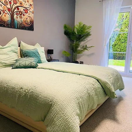 Villa The Toscana, A Serene Retreat In Center Of With Lush Lawns, Terrace & Private Garage- Lidl, Bakery Walking Distance- Bodenseecenter, Sportsbad 3 Mins, 7 Mins