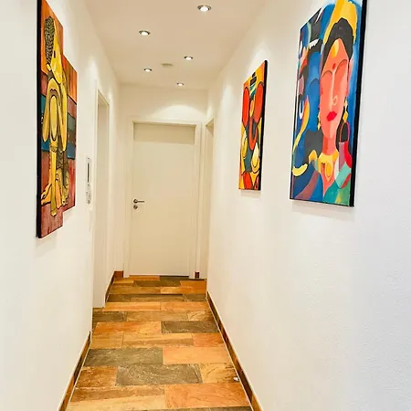 The Villa Toscana, A Serene Retreat In Center Of Friedrichshafen City With Lush Green Lawns, Terrace & Private Garage- Lidl, Bakery Walking Distance- Bodenseecenter, Sportsbad 3 Mins, Lake 7 Mins * Friedrichshafen