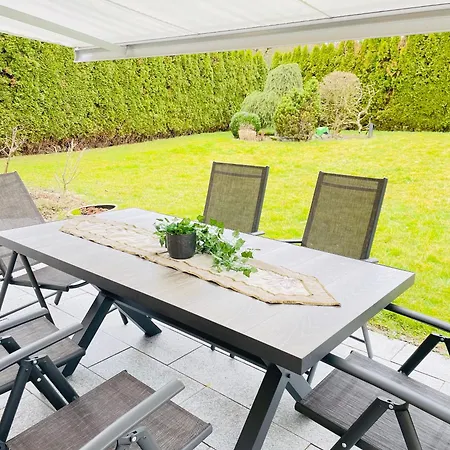Villa The Toscana, A Serene Retreat In Center Of With Lush Lawns, Terrace & Private Garage- Lidl, Bakery Walking Distance- Bodenseecenter, Sportsbad 3 Mins, 7 Mins Friedrichshafen