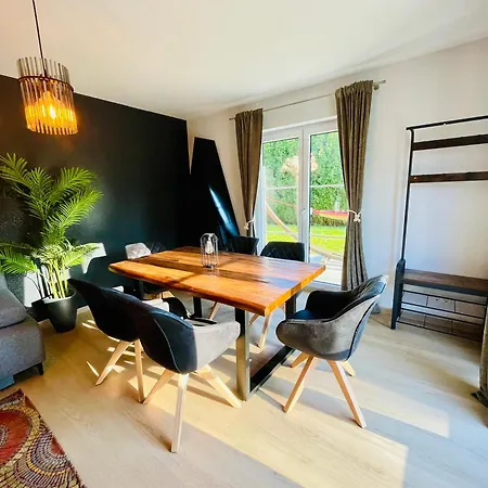 Villa The Toscana, A Serene Retreat In Center Of With Lush Lawns, Terrace & Private Garage- Lidl, Bakery Walking Distance- Bodenseecenter, Sportsbad 3 Mins, 7 Mins