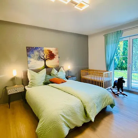 The Villa Toscana, A Serene Retreat In Center Of Friedrichshafen City With Lush Green Lawns, Terrace & Private Garage- Lidl, Bakery Walking Distance- Bodenseecenter, Sportsbad 3 Mins, Lake 7 Mins Friedrichshafen