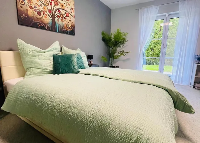 The Toscana, A Serene Retreat In Center Of With Lush Lawns, Terrace & Private Garage- Lidl, Bakery Walking Distance- Bodenseecenter, Sportsbad 3 Mins, 7 Mins *