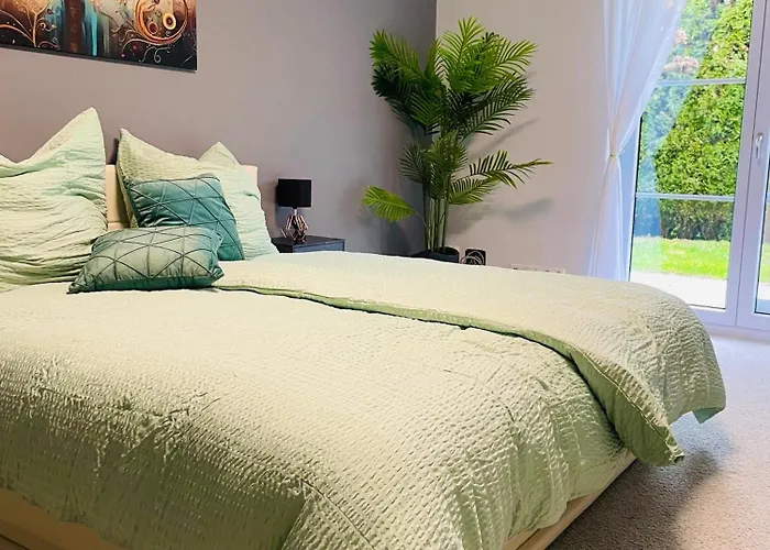 Villa The Toscana, A Serene Retreat In Center Of With Lush Lawns, Terrace & Private Garage- Lidl, Bakery Walking Distance- Bodenseecenter, Sportsbad 3 Mins, 7 Mins