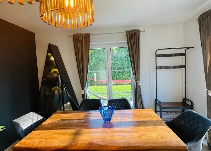 The Toscana, A Serene Retreat In Center Of With Lush Lawns, Terrace & Private Garage- Lidl, Bakery Walking Distance- Bodenseecenter, Sportsbad 3 Mins, 7 Mins Friedrichshafen